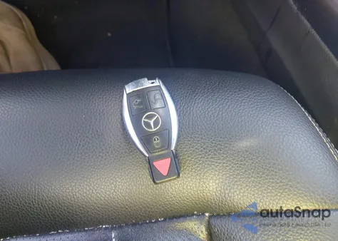 2014 Mercedes-Benz E 350 4Matic z USA, uszkodzony, nr VIN WDDHF8JB7EA886485